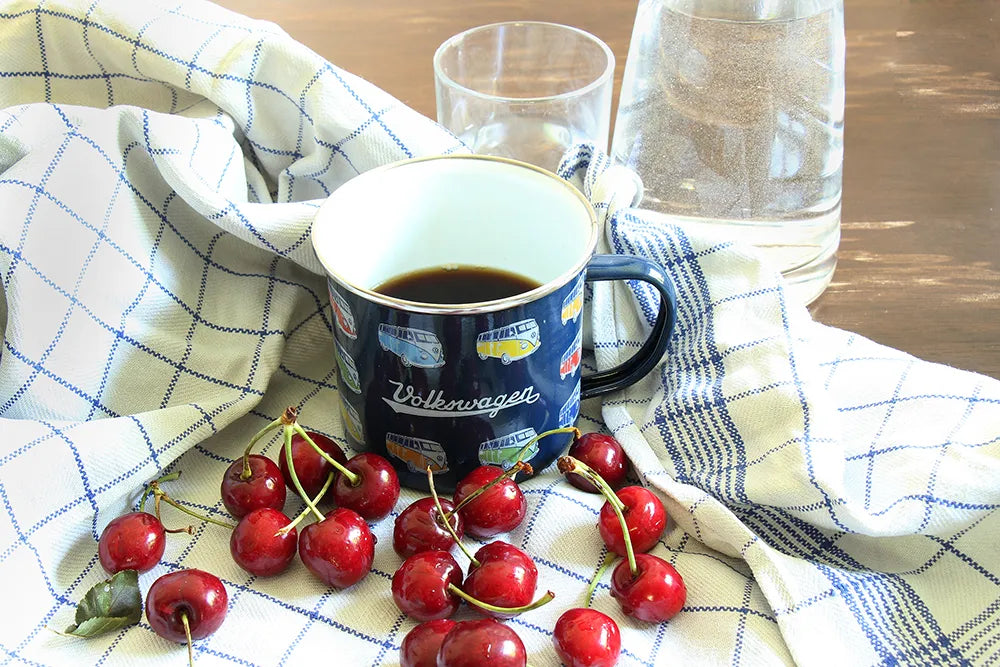VW T1 Bus Emaille Tasse "Bulli Parade" Mood