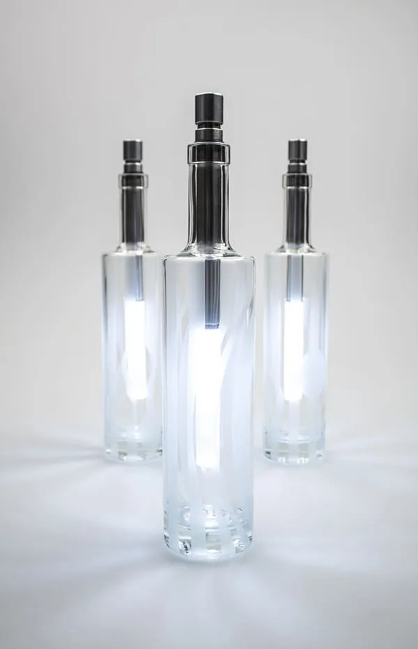 dimmbare LED Flaschenlampe - 15/40 lm - Weiß - gezeigt in Flaschen