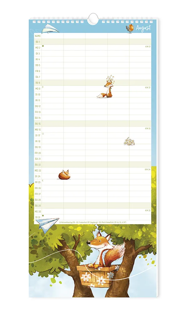 Familienplaner - "Alltagshelden" - 2027 - Monat August - Ein Fuchs in einem Korb auf einem Baum.