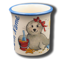 Handgemachter Eierbecher mit Seehund-Motiv "Mädchen" und Wunschname