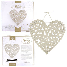 Großes Holzherz aus kleinen Holzherzen