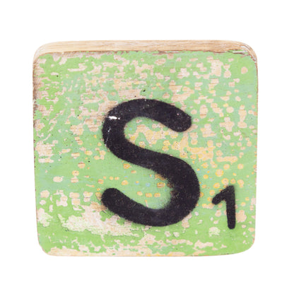 Wörterpuzzle - Holztafeln mit Buchstaben, Zeichen, Symbolen