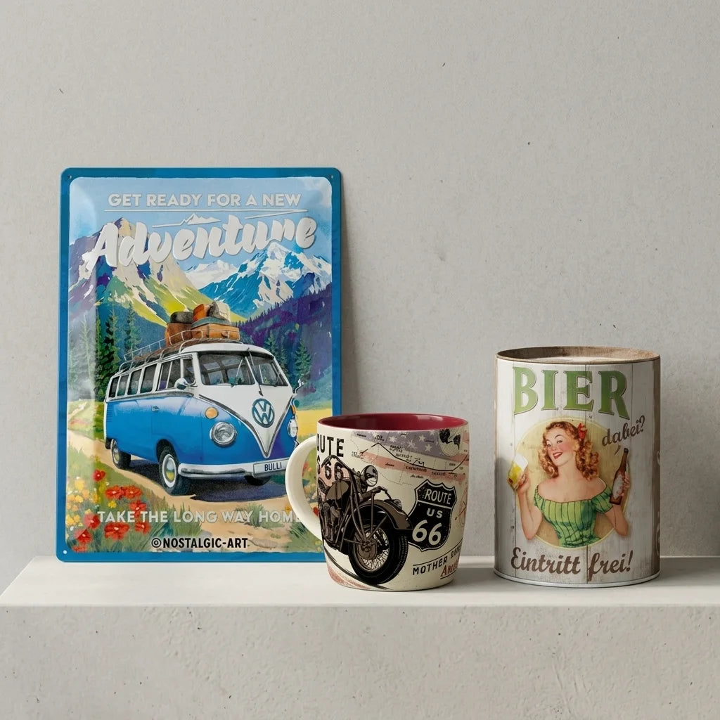 Retro-Geschenkideen zum Geburtstag: Nostalgic-Art-Blechschild mit VW-Bulli, Route-66-Tasse und Dose mit Biermotiv