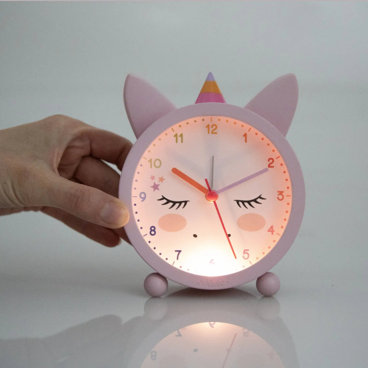 Ylvi Wecker im Einhorn-Design Mood