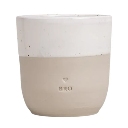 Handgefertigter Becher "Bro" aus Steingut