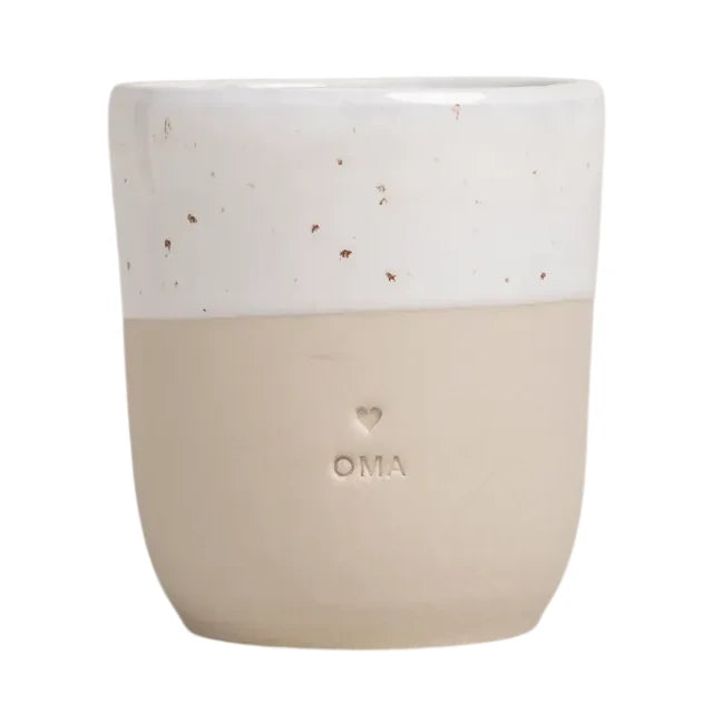 Handgefertigter Becher "Oma" aus Steingut