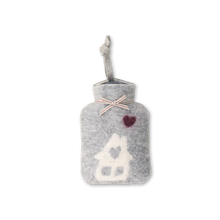 Miniwärmflasche "Haus" aus Merinowolle, 0,2l