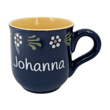 Personalisierte Tasse Bunzlau mit Wunschnamen in weißer Schrift