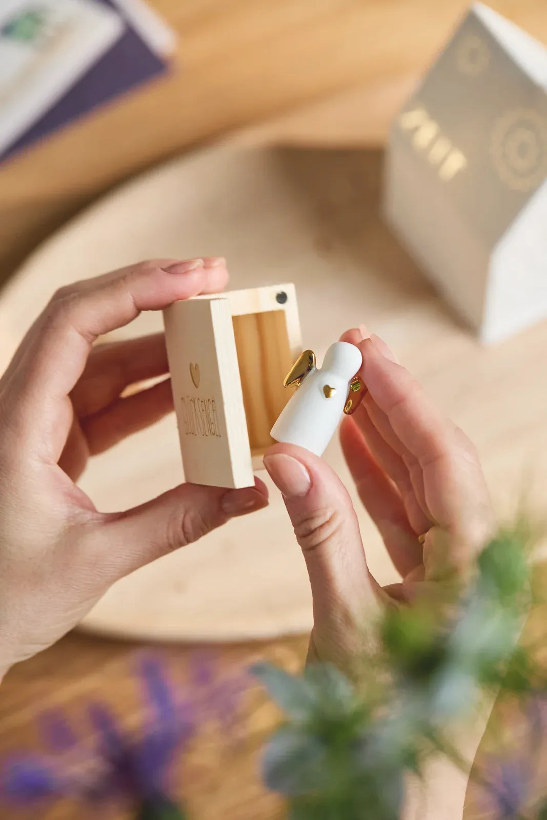 Räder Glückskästchen "Glücksengel" aus Porzellan und Holz