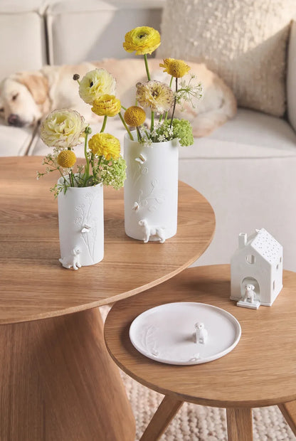 Vase „Hund“ sitzend, aus Porzellan mit Golddetails Mood