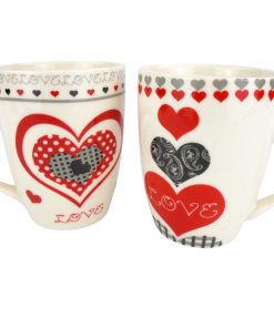 Tasse mit Herzen und Schriftzug "Love"