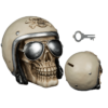 Totenkopf-Spardose mit Motorradhelm und Sonnenbrille