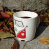 VW T1 Bulli Kaffeetasse, in rot, Mood Shot