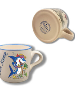 Handgemachte Tasse "Pirat" mit Haifisch-Motiv und Wunschname