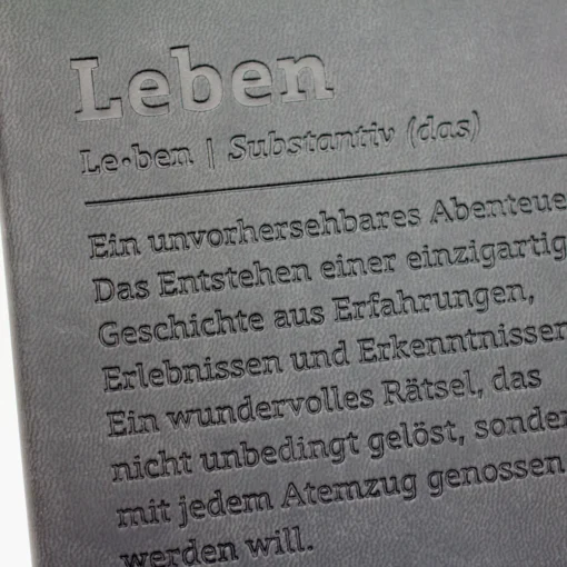 Terminplaner "Das Leben" 2026 im Lederlook - Grafik Werkstatt, Cover im Detail die Prägung