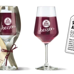 Weinglas mit Spruch „Je älter desto besser“